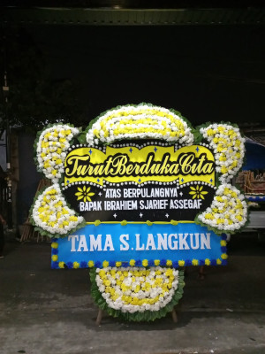 Papan Bunga Duka di Kelayan Luar